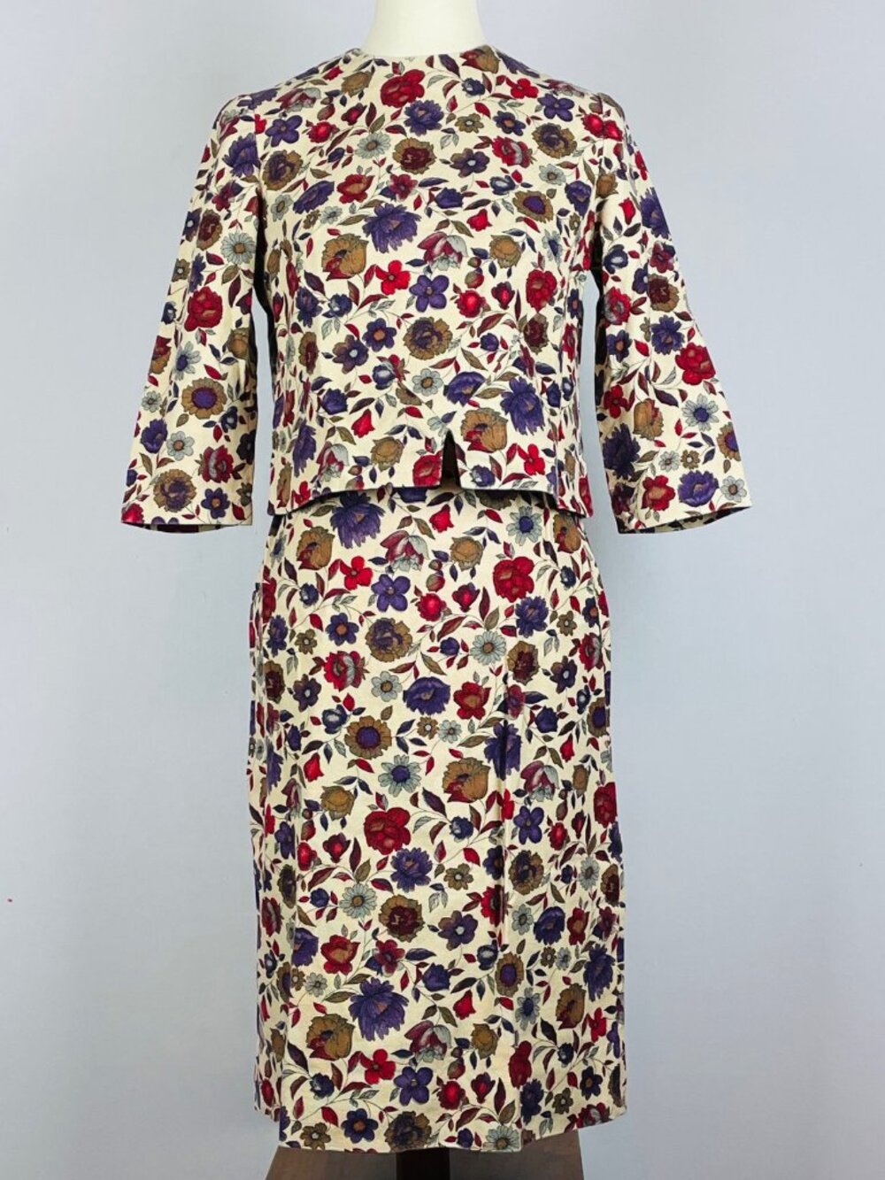 True Vintage 50s 60s Handmade Skirt Suit 35 In Bust 26 In Waist Floral Canvas